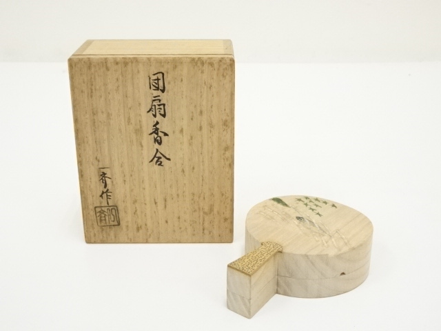 道具 ] - 道具 田原一斉造 青楓に鮎文 団扇香合（共箱） | ネット